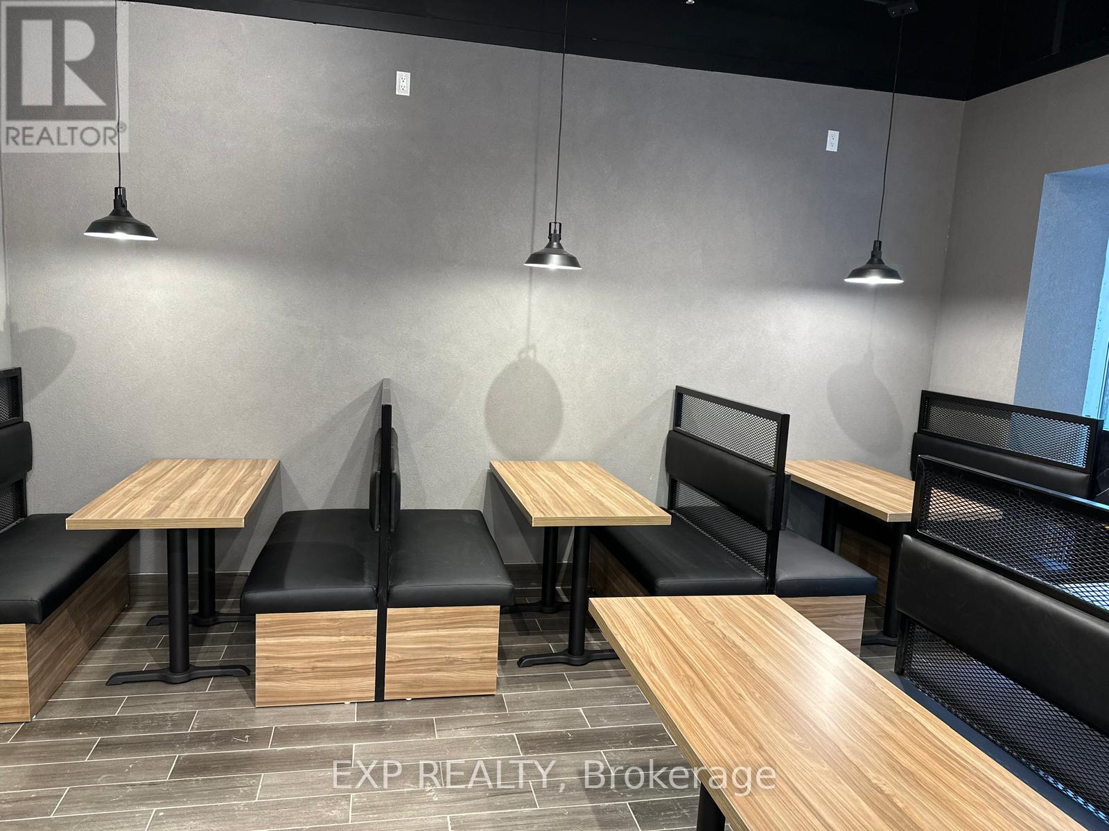 Property at 437 YONGE STREET image 3