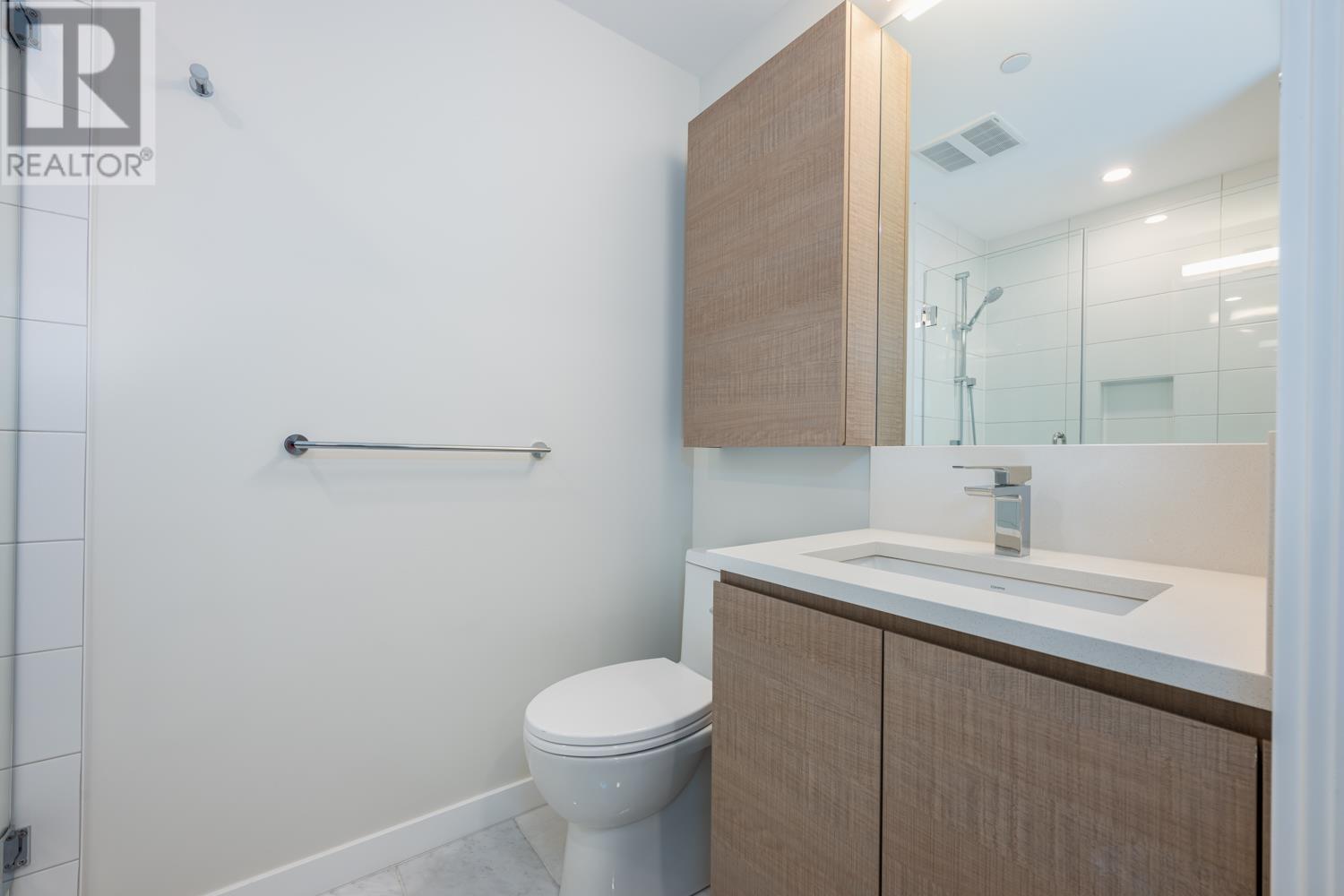 Listing Picture 15 of 36 : 1609 2108 GILMORE AVENUE, Burnaby / 本拿比 - 魯藝地產 Yvonne Lu Group - MLS Medallion Club Member