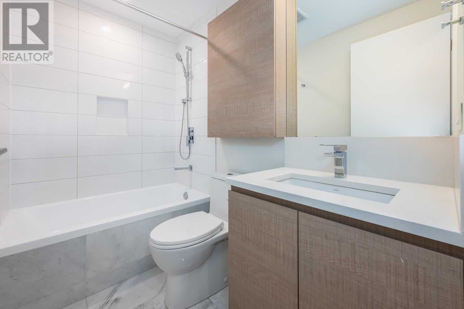 Listing Picture 13 of 36 : 1609 2108 GILMORE AVENUE, Burnaby / 本拿比 - 魯藝地產 Yvonne Lu Group - MLS Medallion Club Member