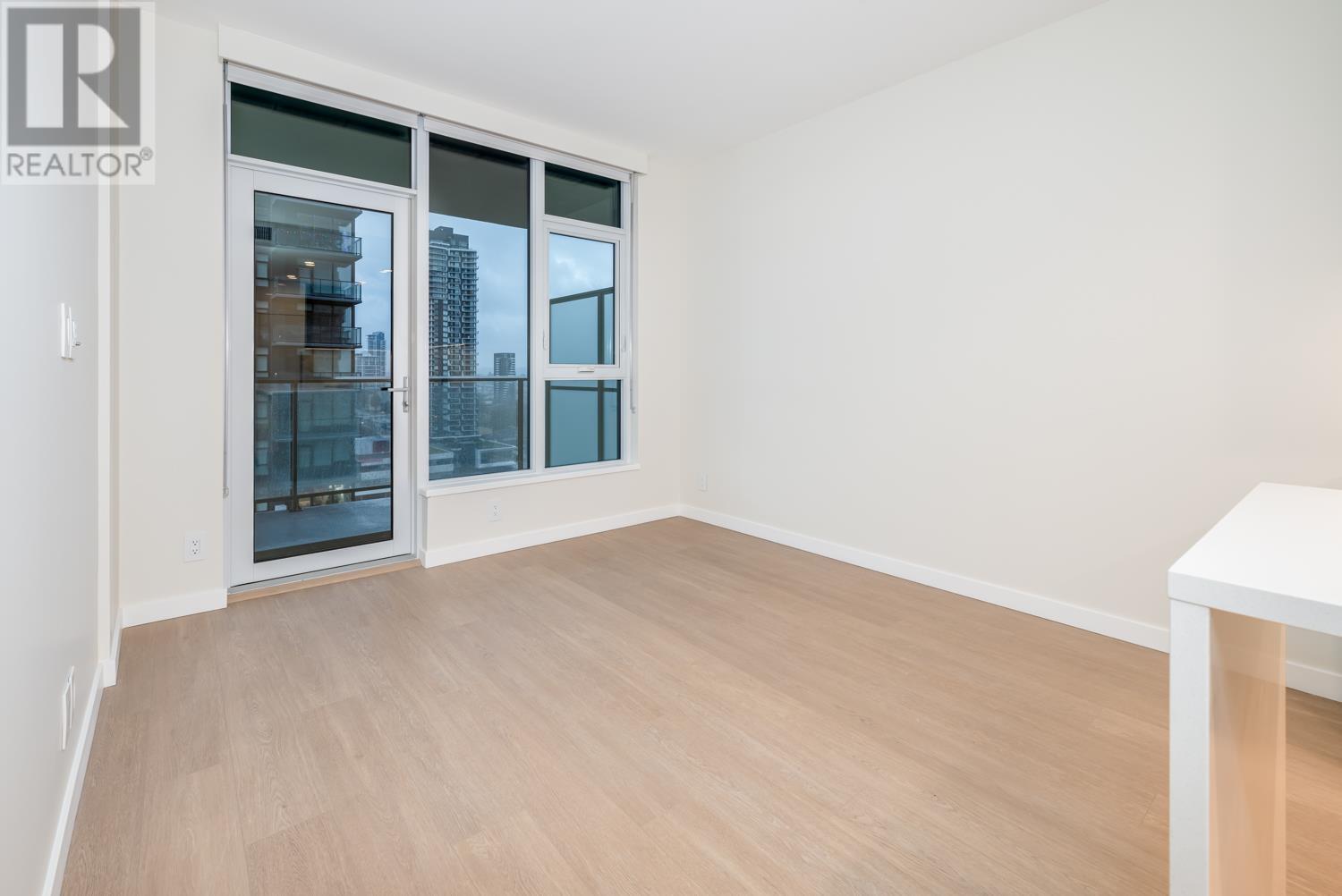 Listing Picture 5 of 36 : 1609 2108 GILMORE AVENUE, Burnaby / 本拿比 - 魯藝地產 Yvonne Lu Group - MLS Medallion Club Member