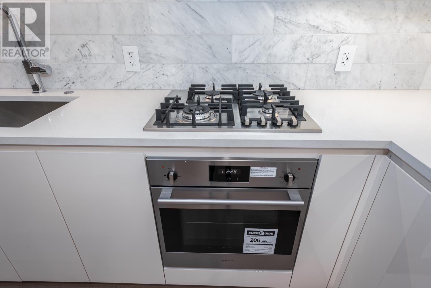 Listing Picture 9 of 36 : 1609 2108 GILMORE AVENUE, Burnaby / 本拿比 - 魯藝地產 Yvonne Lu Group - MLS Medallion Club Member