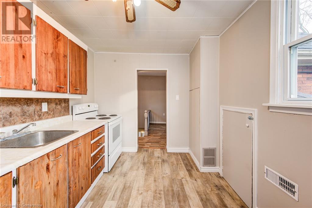 228 Nile Street, Stratford, Ontario  N5A 4E9 - Photo 13 - 40671799