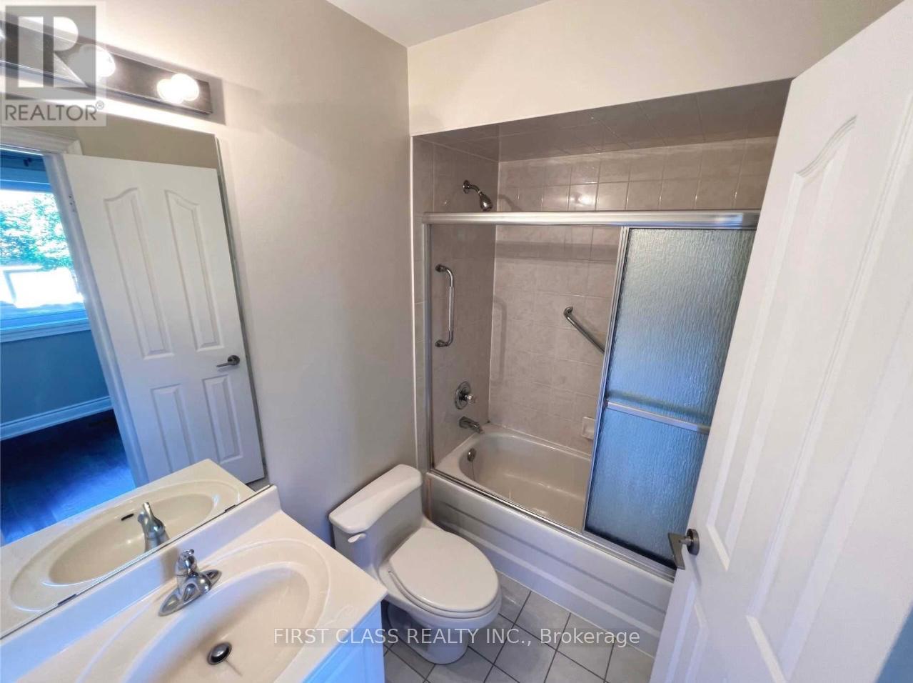 29 Mistleflower Court, Richmond Hill, Ontario  L4E 3T9 - Photo 10 - N11902975