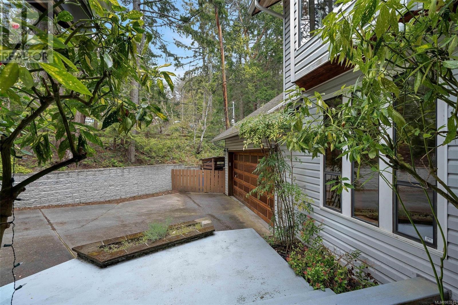 Property at 1818 Wooden Rd image 3