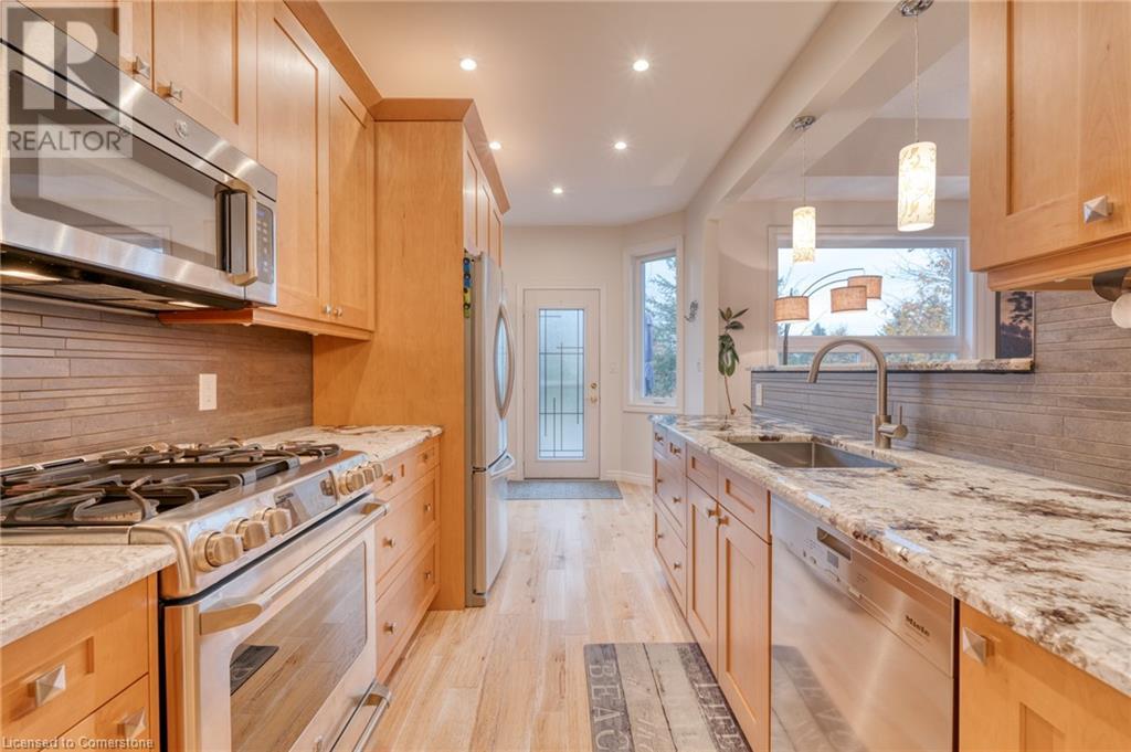 5 Twentyplace BoulevardMount Hope, Ontario  L0R 1W0 - Photo 12 - 40686906