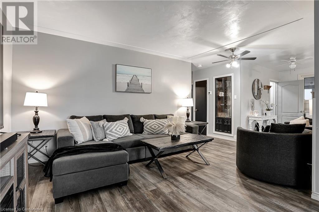 93 Christopher DriveCambridge, Ontario  N1R 4S1 - Photo 4 - 40667767