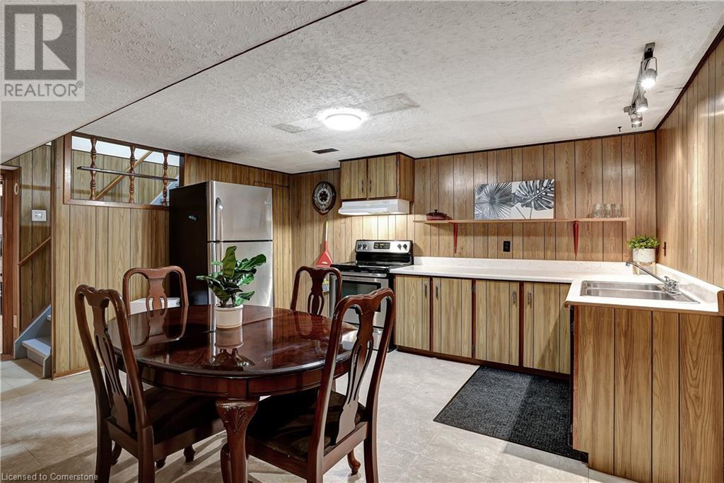 93 Christopher DriveCambridge, Ontario  N1R 4S1 - Photo 18 - 40667767