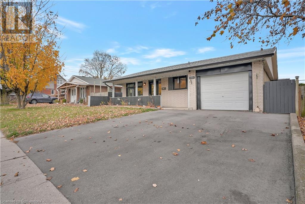 93 Christopher DriveCambridge, Ontario  N1R 4S1 - Photo 2 - 40667767