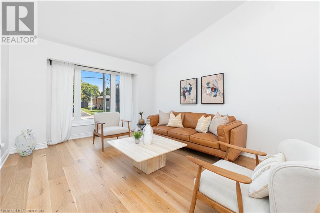 385 Kerman Avenue, Grimsby, Ontario  L3M 5C4 - Photo 3 - 40681895