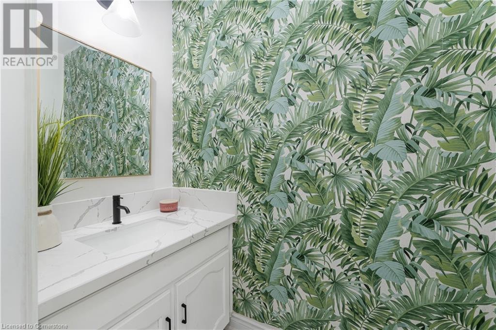 385 Kerman Avenue, Grimsby, Ontario  L3M 5C4 - Photo 11 - 40681895