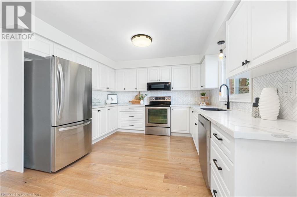 385 Kerman Avenue, Grimsby, Ontario  L3M 5C4 - Photo 10 - 40681895