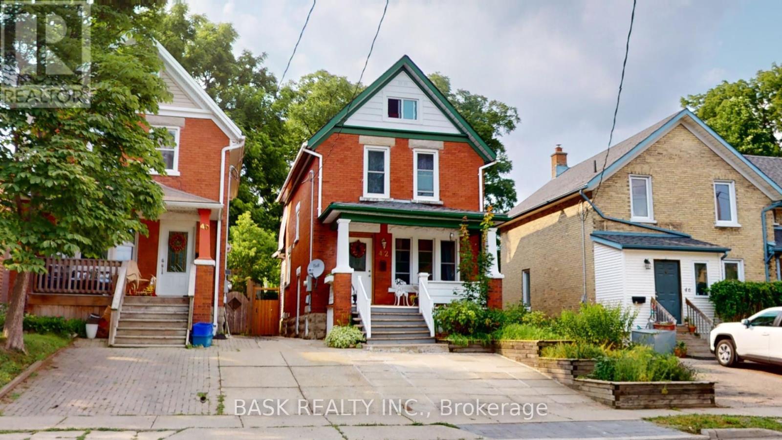 Property at 42 SHANLEY STREET image 1