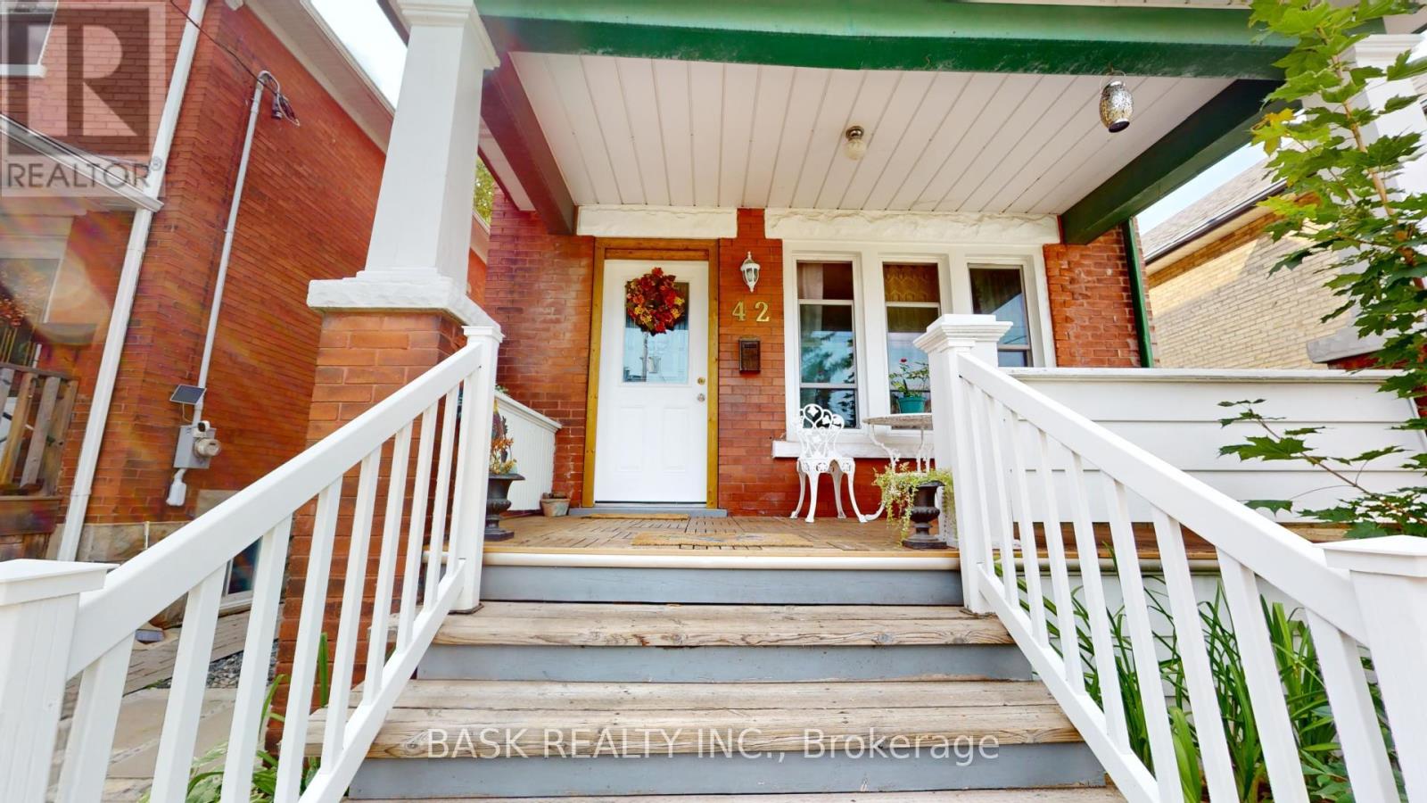 Property at 42 SHANLEY STREET image 2