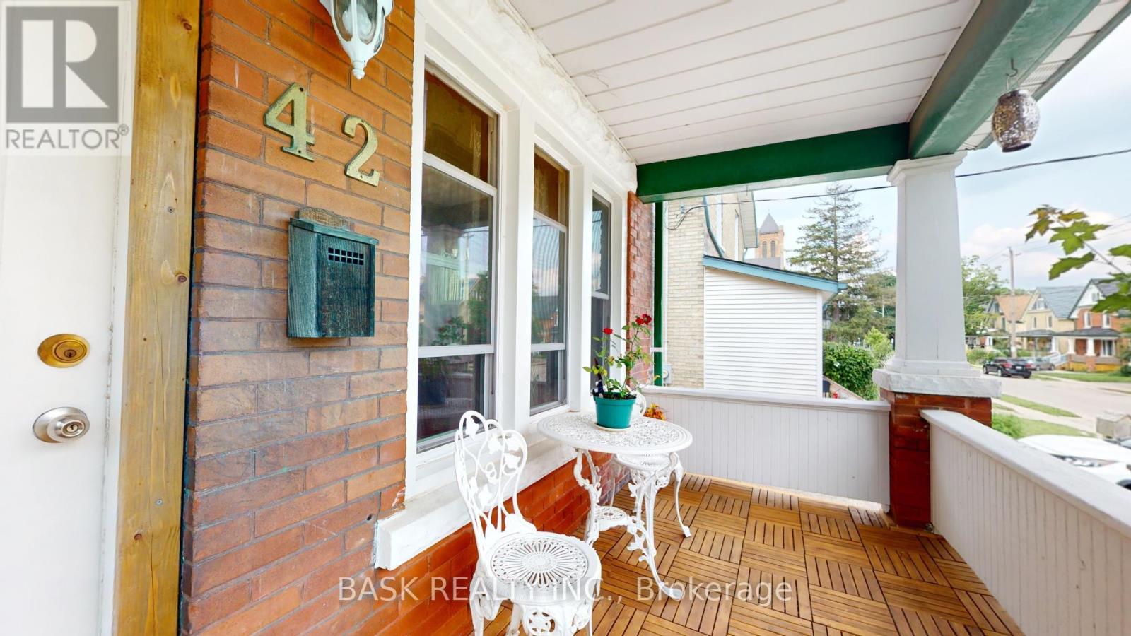 Property at 42 SHANLEY STREET image 3