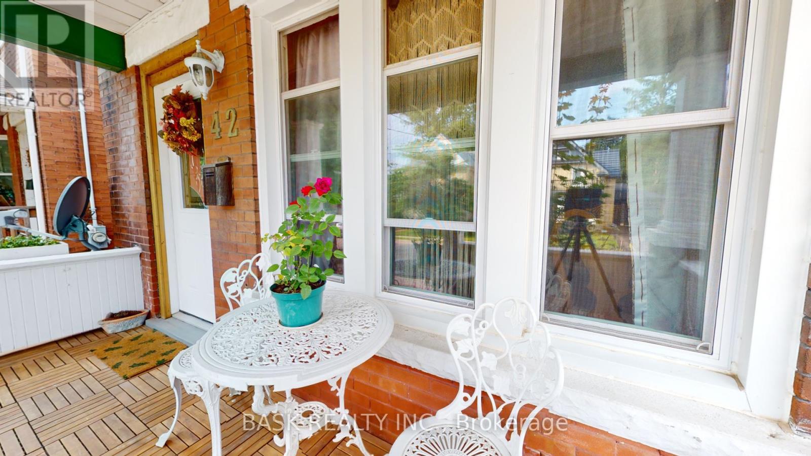 Property at 42 SHANLEY STREET image 4