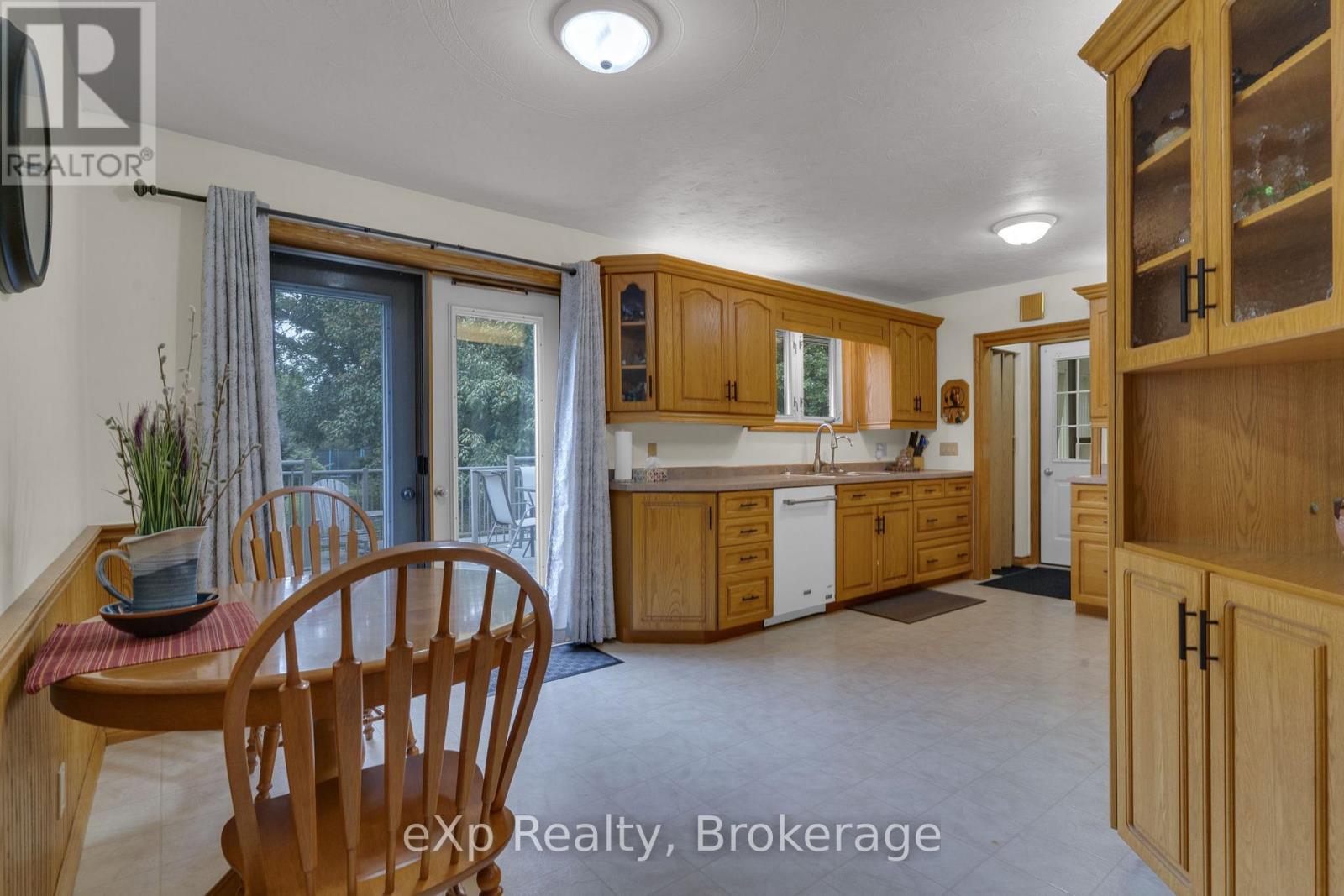 402 Mary Street, West Grey, Ontario  N0G 1C0 - Photo 6 - X11903687