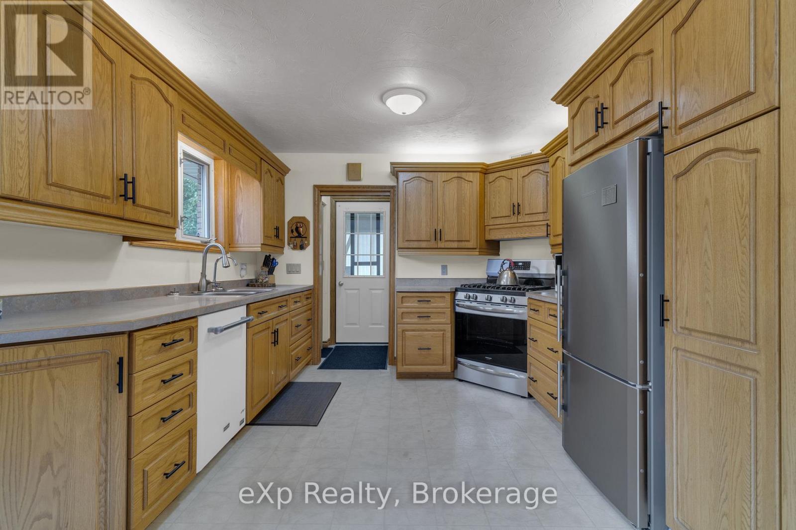 402 Mary Street, West Grey, Ontario  N0G 1C0 - Photo 8 - X11903687