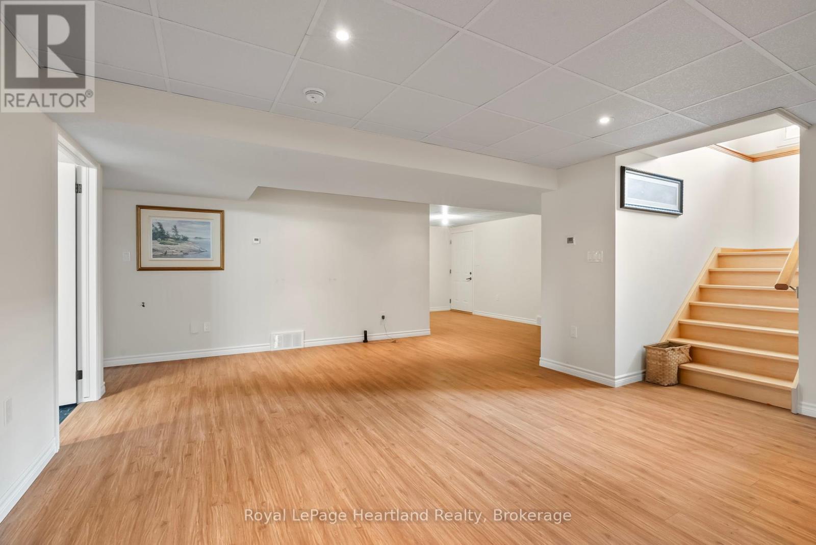 221 John Street, Minto, Ontario  N0G 1Z0 - Photo 33 - X11903692