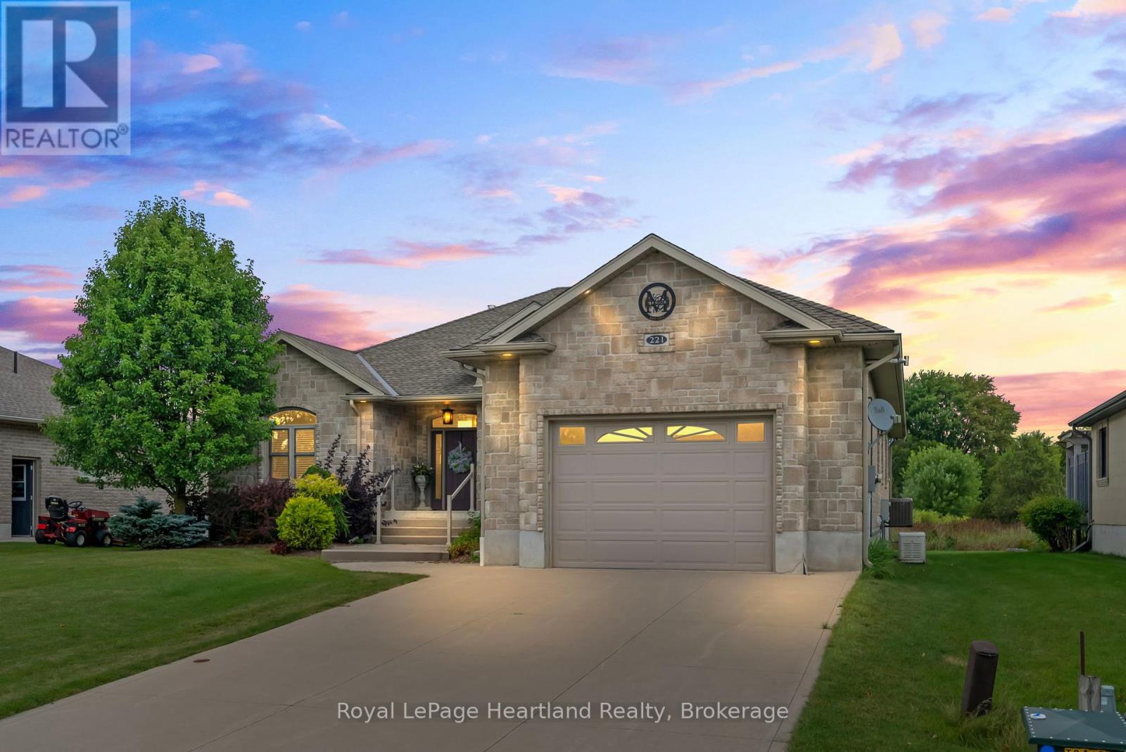 221 John Street, Minto, Ontario  N0G 1Z0 - Photo 39 - X11903692