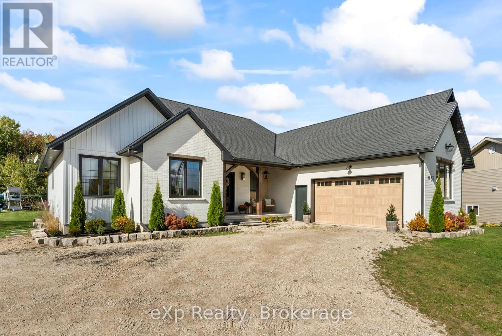 63 Regency Drive, Minto, Ontario  N0G 1M0 - Photo 2 - X11903695