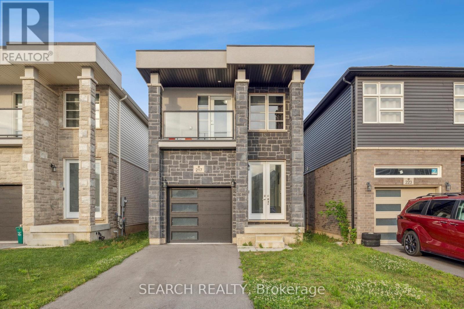 Property at 217 LOUISE STREET image 1