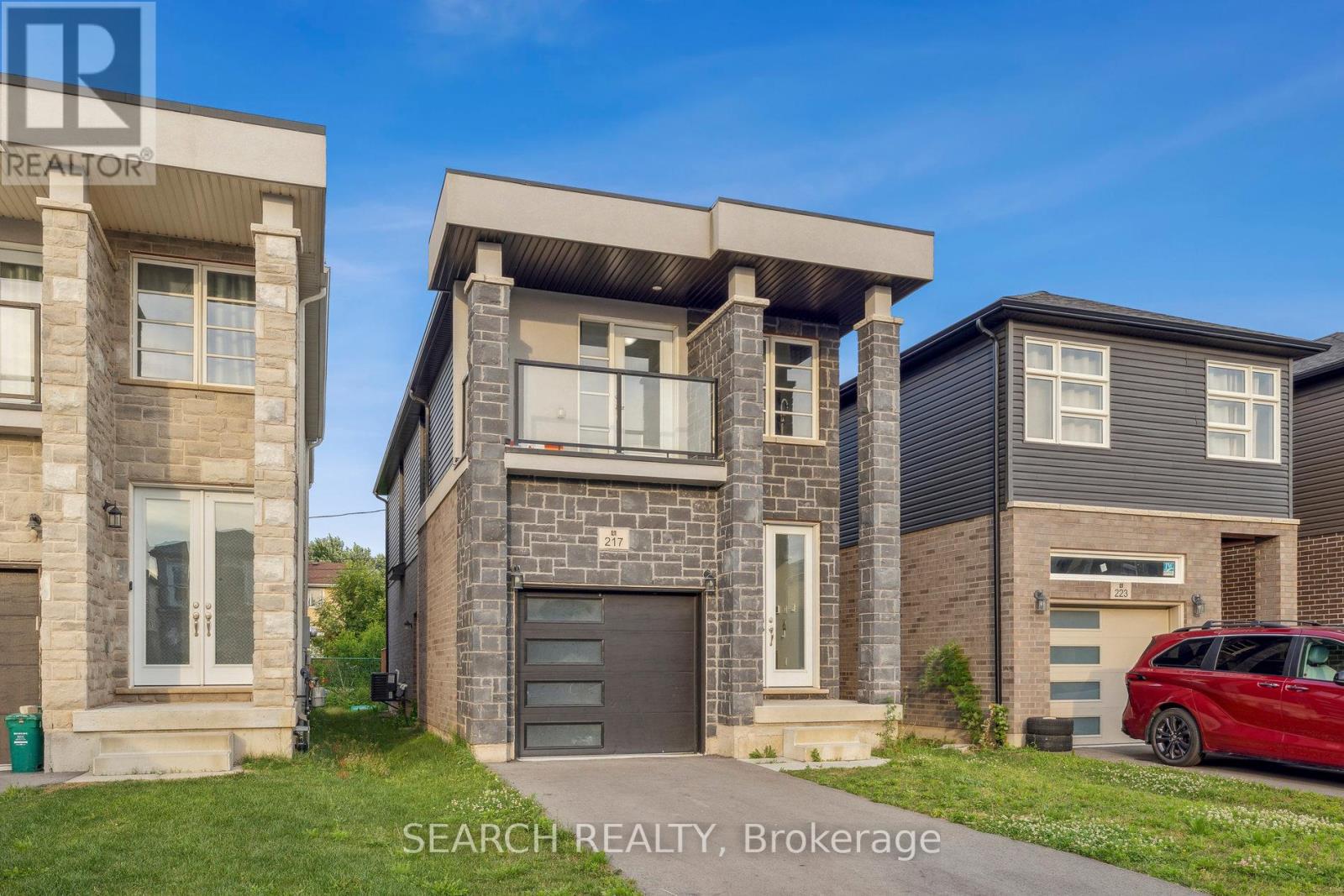 Property at 217 LOUISE STREET image 3