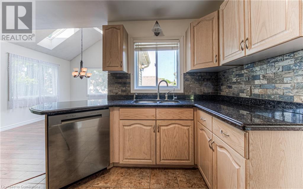 526 Westfield Drive, Waterloo, Ontario  N2T 2E1 - Photo 10 - 40686911