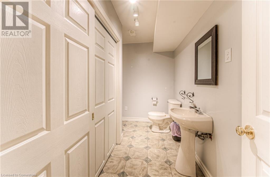 526 Westfield Drive, Waterloo, Ontario  N2T 2E1 - Photo 34 - 40686911