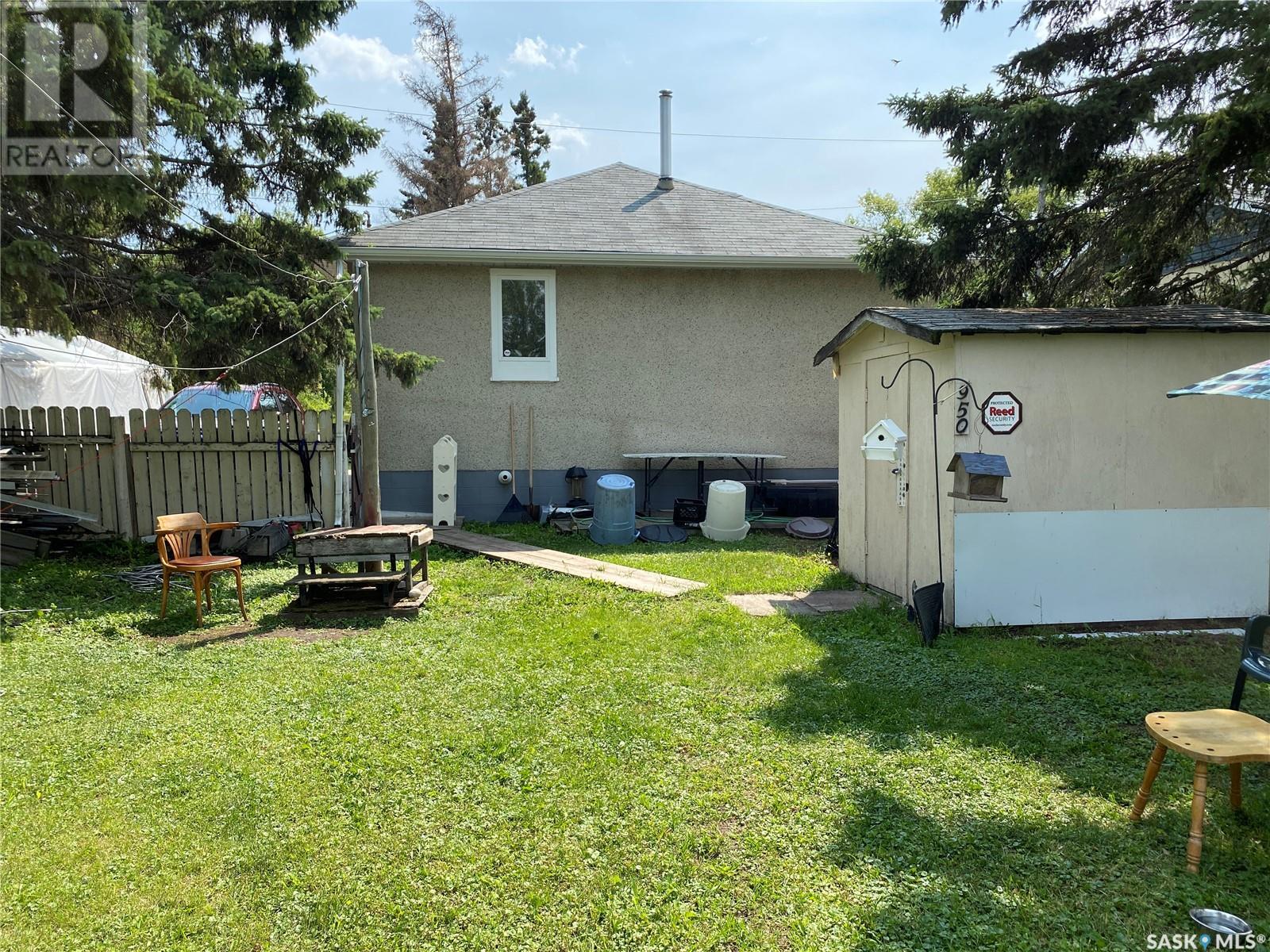 950 17th Street W, Prince Albert, Saskatchewan  S6V 3Y6 - Photo 2 - SK992124