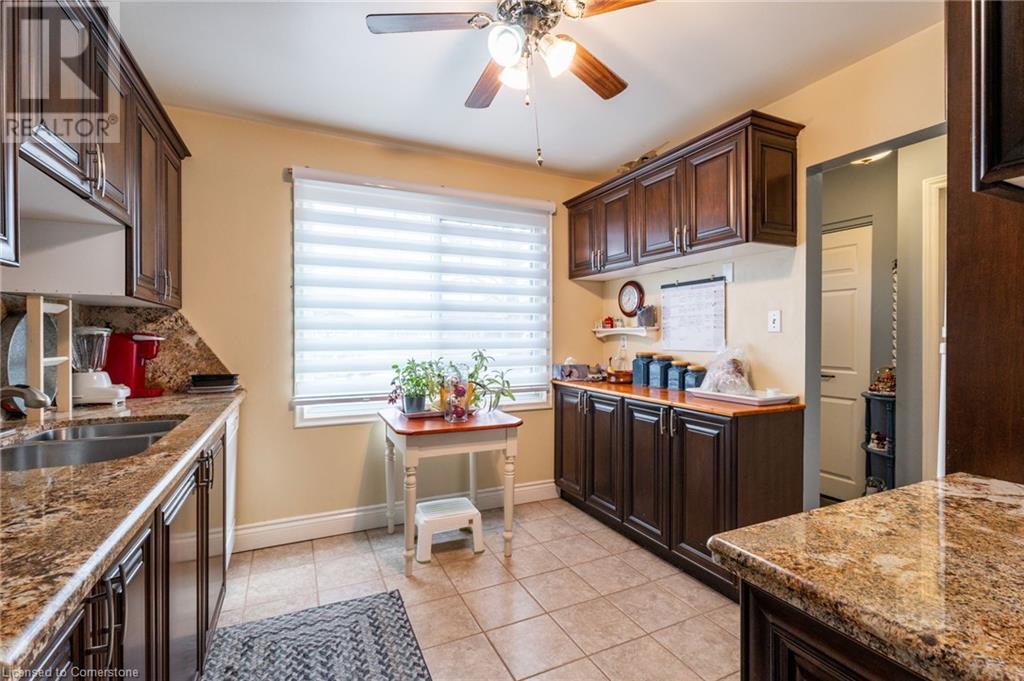 198 Ridge Street, Hamilton, Ontario  L9A 2X7 - Photo 4 - 40686856