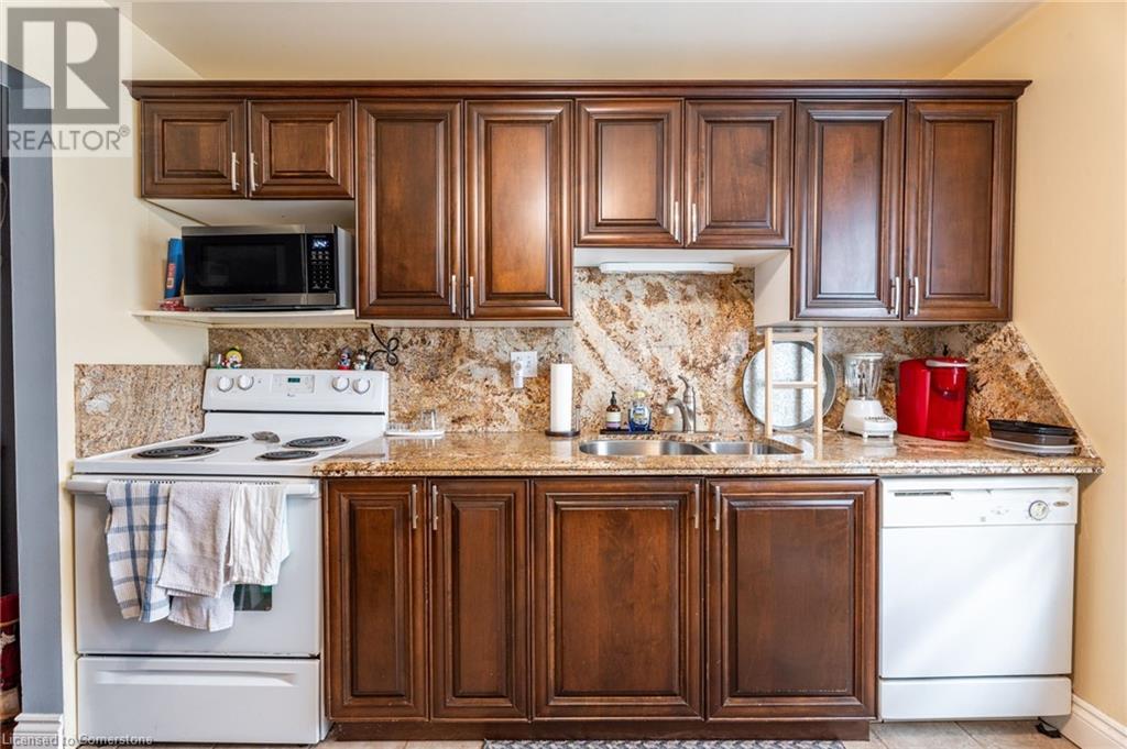 198 Ridge Street, Hamilton, Ontario  L9A 2X7 - Photo 5 - 40686856