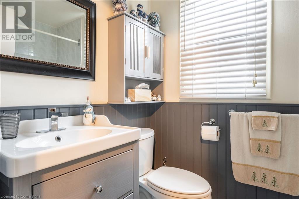 198 Ridge Street, Hamilton, Ontario  L9A 2X7 - Photo 9 - 40686856