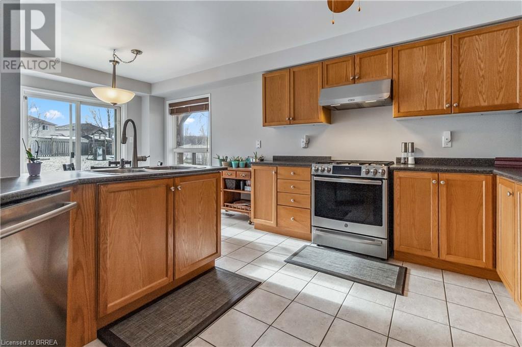 7 Moffat Court, Brantford, Ontario  N3T 6M7 - Photo 13 - 40686903