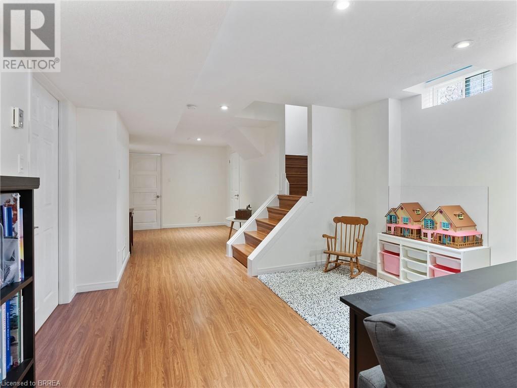 7 Moffat Court, Brantford, Ontario  N3T 6M7 - Photo 32 - 40686903