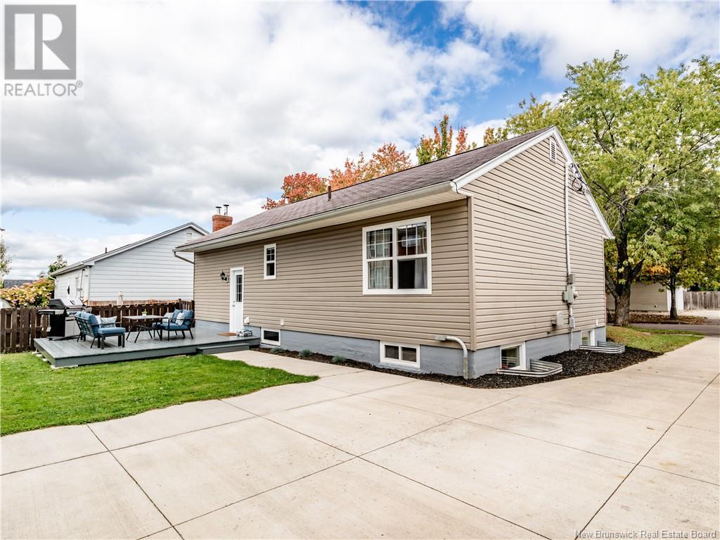 Property at 160 Edgett Ave image 5