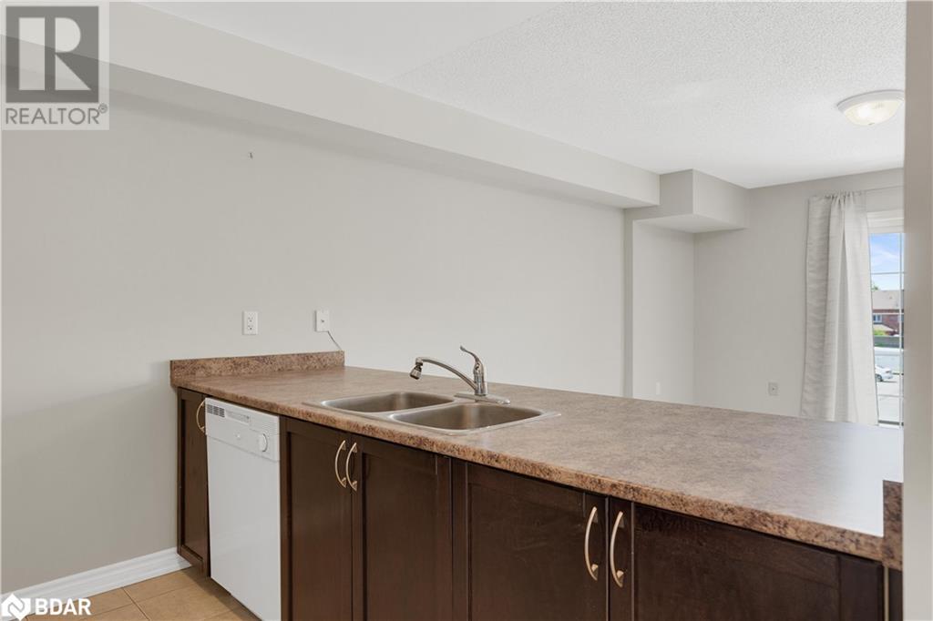 137 Sydenham Wells Unit# 15, Barrie, Ontario  L4M 0G7 - Photo 9 - 40686649