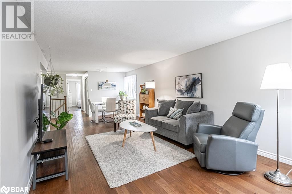 58 Laidlaw Drive, Barrie, Ontario  L4N 7W2 - Photo 3 - 40685981