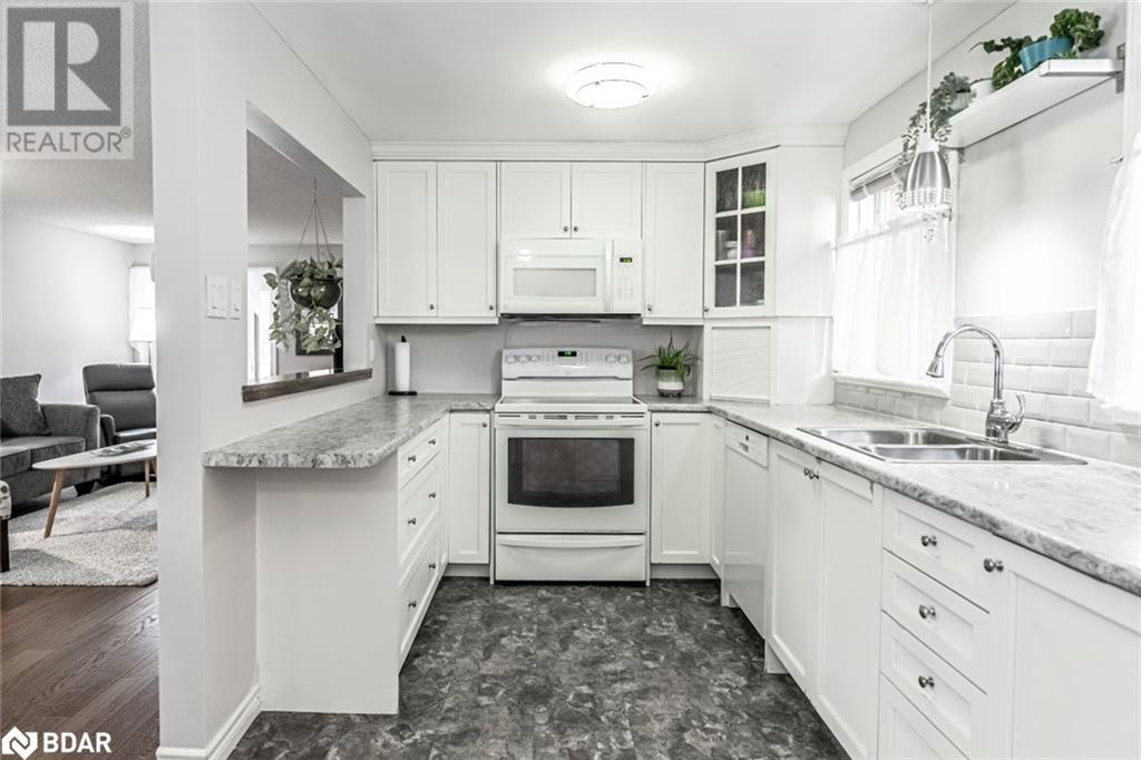 58 Laidlaw Drive, Barrie, Ontario  L4N 7W2 - Photo 7 - 40685981