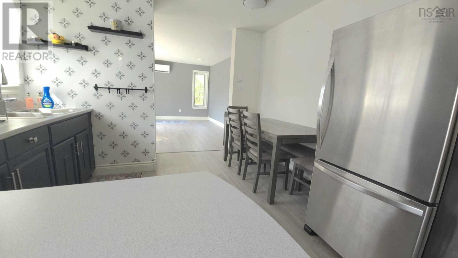 2455 Loretta Avenue, Coldbrook, Nova Scotia  B4R 1A7 - Photo 5 - 202500045