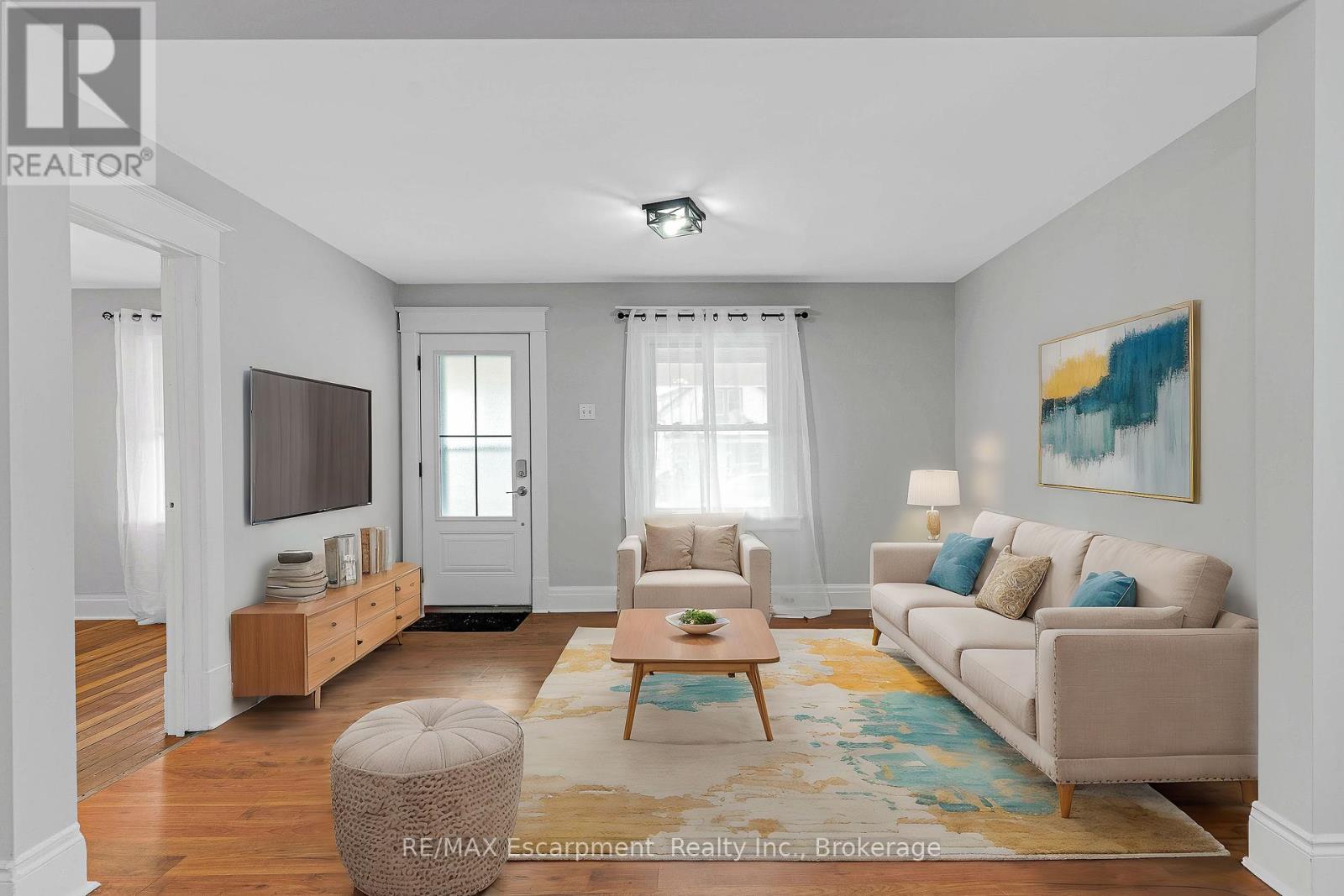 253 Russell Avenue, St. Catharines (451 - Downtown), Ontario  L2R 1X1 - Photo 5 - X11903935