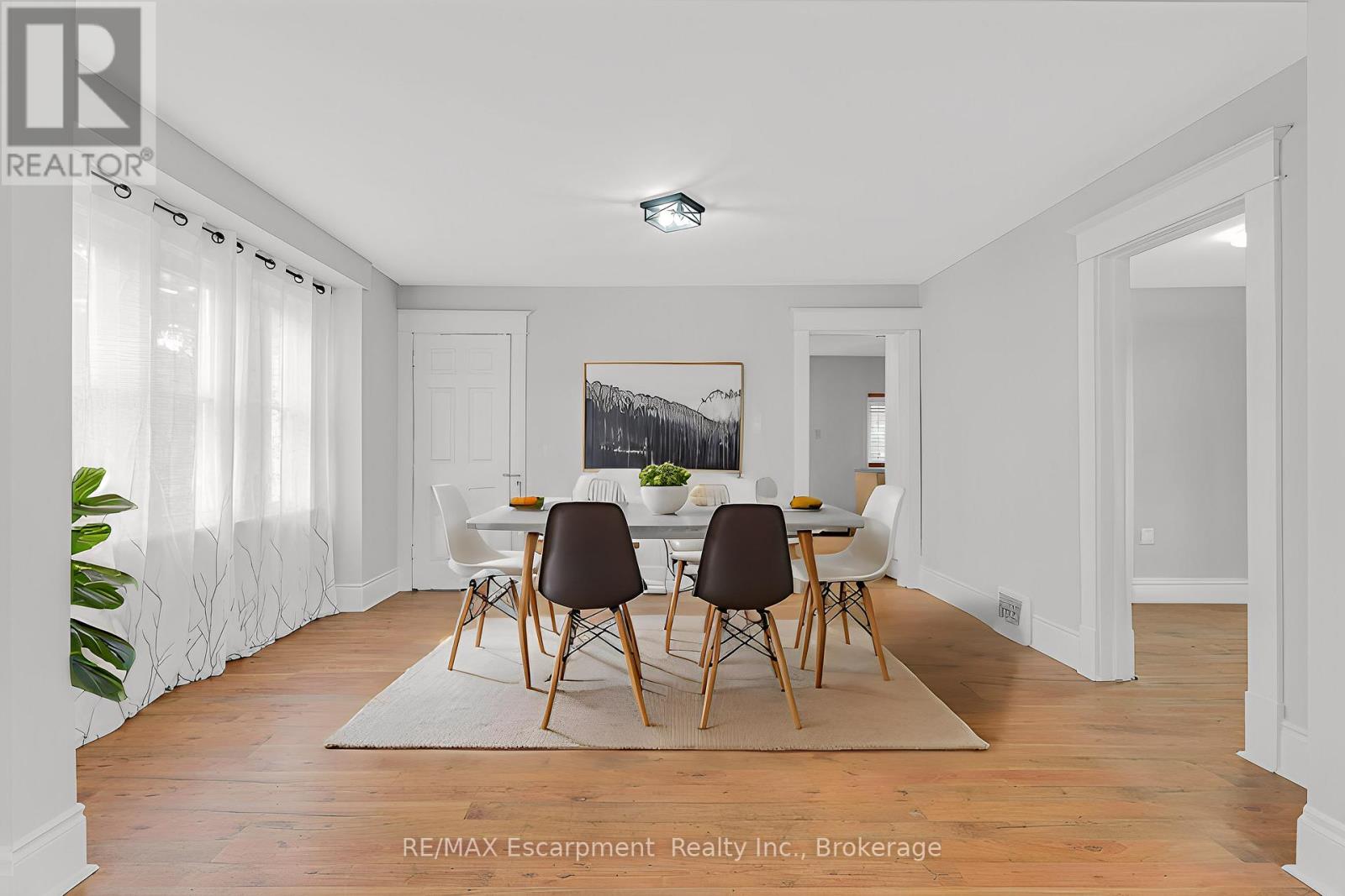 253 Russell Avenue, St. Catharines (451 - Downtown), Ontario  L2R 1X1 - Photo 7 - X11903935