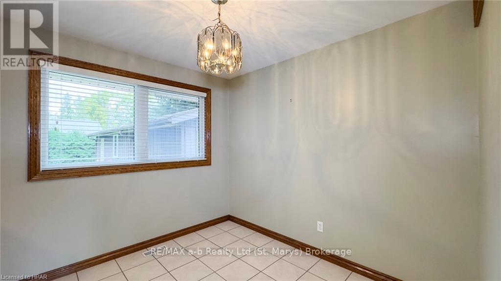 110 Kent Avenue, Lucan Biddulph, Ontario  N0M 2J0 - Photo 12 - X10780641