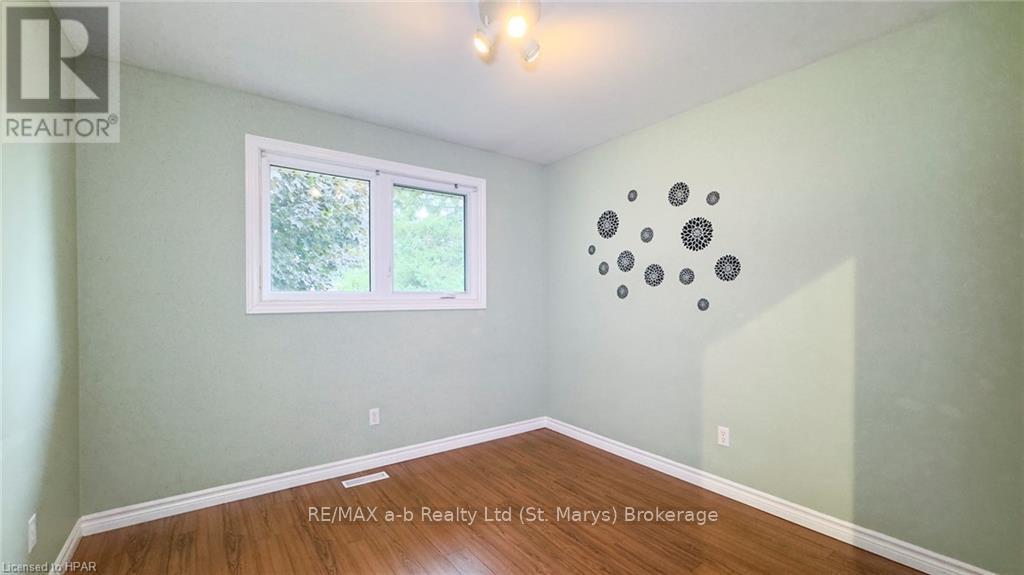 110 Kent Avenue, Lucan Biddulph, Ontario  N0M 2J0 - Photo 20 - X10780641