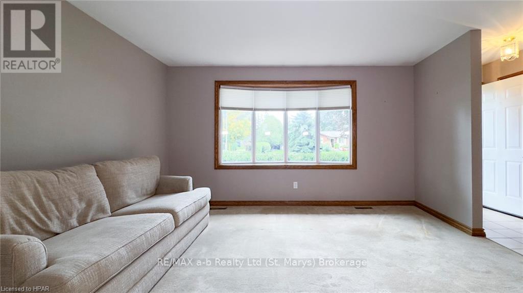 110 Kent Avenue, Lucan Biddulph, Ontario  N0M 2J0 - Photo 9 - X10780641