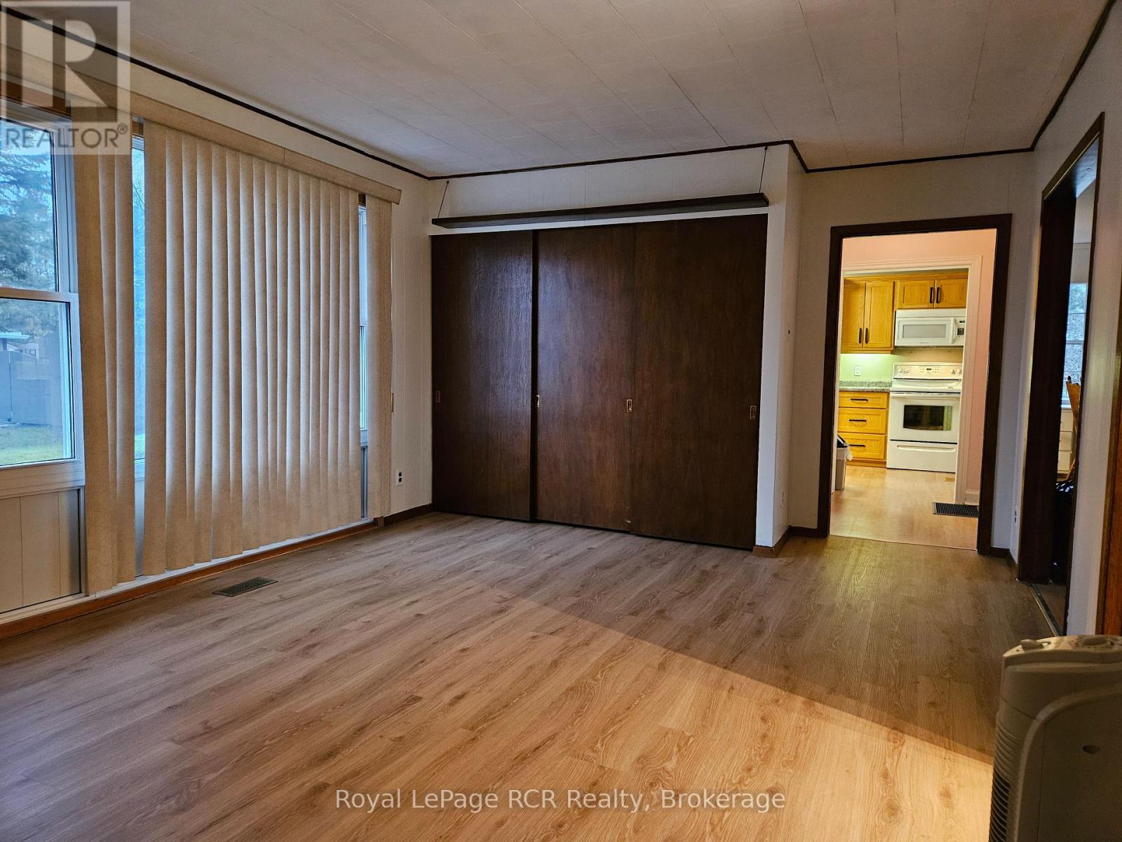 886 16th Street W, Georgian Bluffs, Ontario  N4K 6V5 - Photo 12 - X10846750