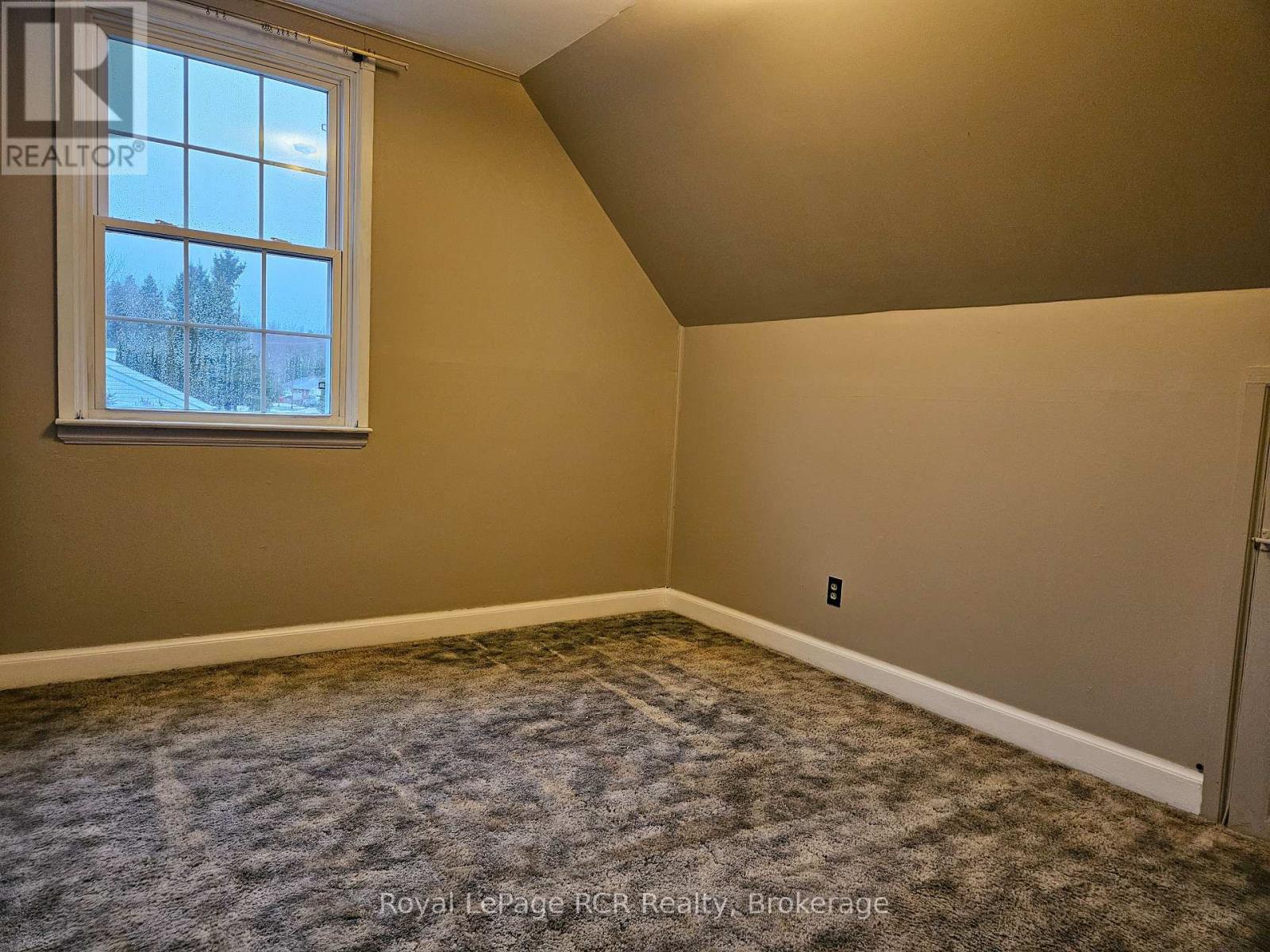 886 16th Street W, Georgian Bluffs, Ontario  N4K 6V5 - Photo 17 - X10846750