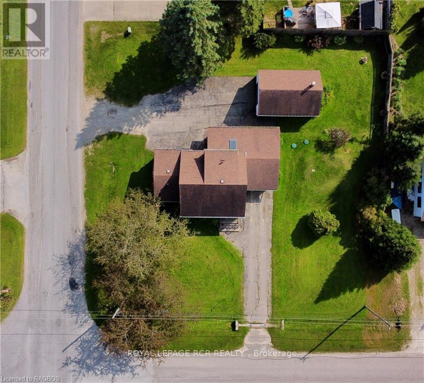 886 16th Street W, Georgian Bluffs, Ontario  N4K 6V5 - Photo 3 - X10846750