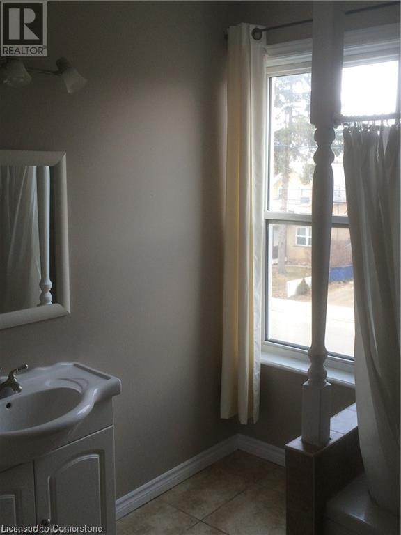 203 Breithaupt Street, Kitchener, Ontario  N2H 5H3 - Photo 38 - 40687024