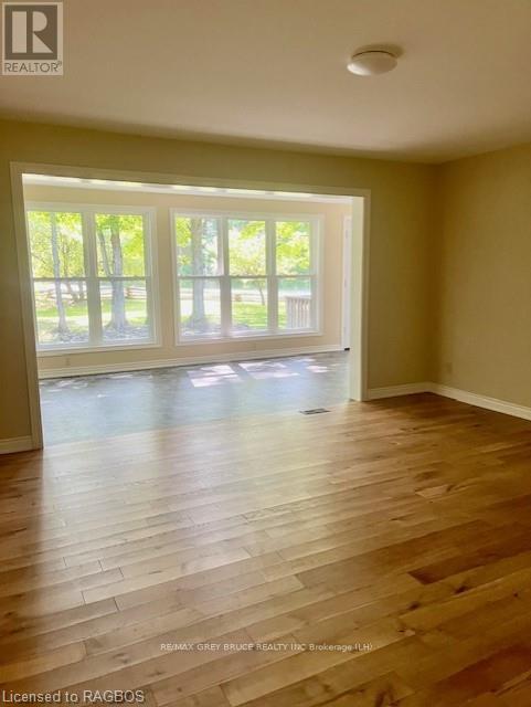 86 Moore Street, Northern Bruce Peninsula, Ontario  N0H 1W0 - Photo 10 - X10845576