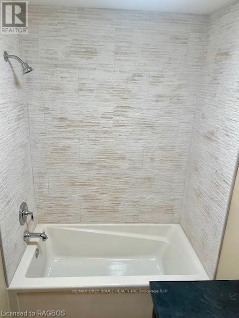 86 Moore Street, Northern Bruce Peninsula, Ontario  N0H 1W0 - Photo 24 - X10845576